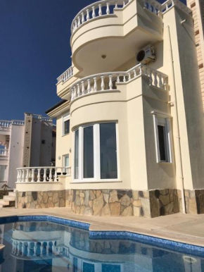 Villa Toros 3